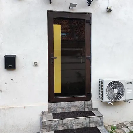 Golden Greens - Mountain Scenery Apartment Brasov