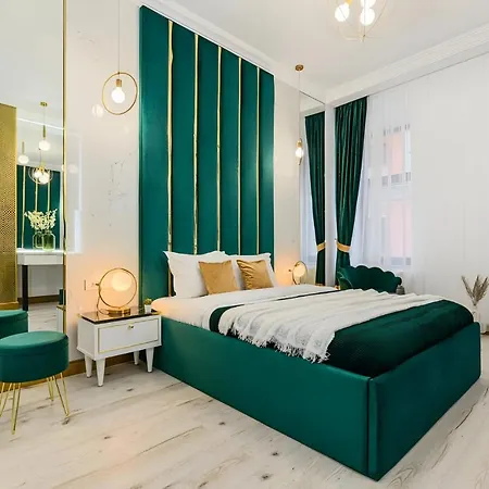 Golden Greens - Mountain Scenery Apartment *